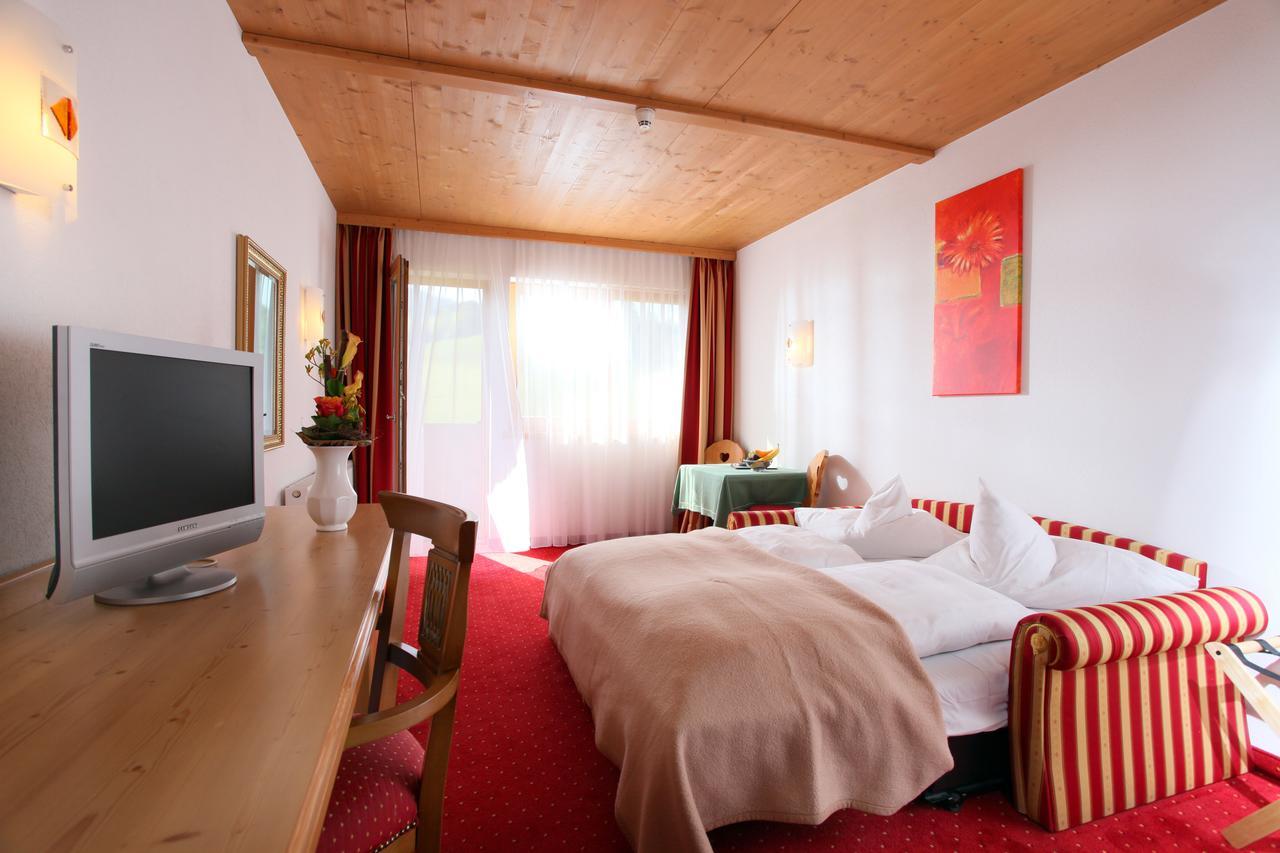 Alpenhotel Landhaus Kuechl Kirchberg in Tirol Exterior foto